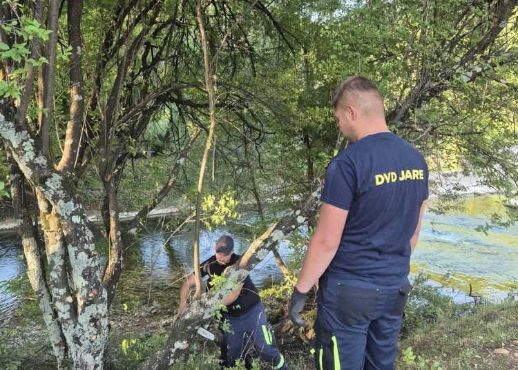 Široki Brijeg: Započelo čišćenje korita rijeke Lištice