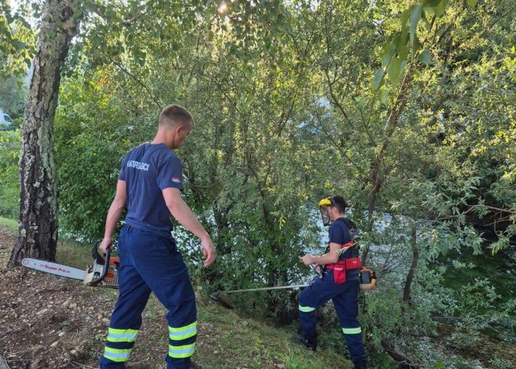 Široki Brijeg: Započelo čišćenje korita rijeke Lištice