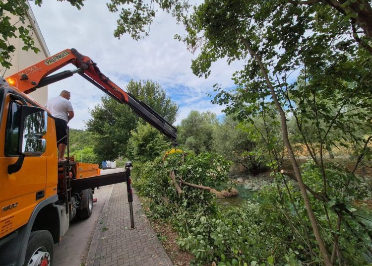 Široki Brijeg: Započelo čišćenje korita rijeke Lištice