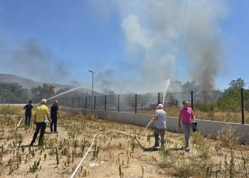 Požar na Bišću Polju: Vatrogascima pomoć pružaju i djelatnici HP Mostar