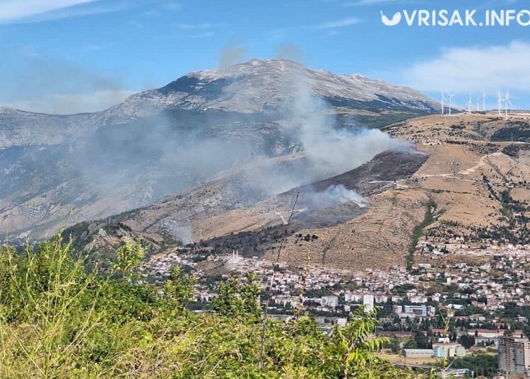 Požar u Mostaru, svi raspoloživi vatrogasci na terenu