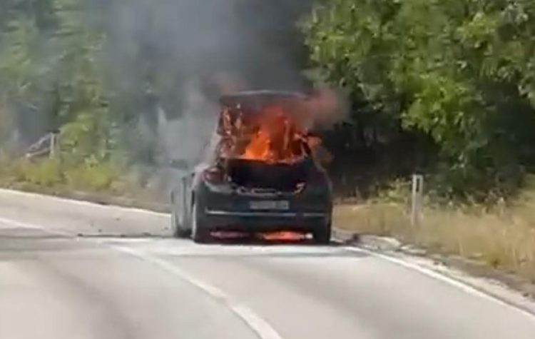 (VIDEO) Izgorio još jedan automobil na cesti Široki Brijeg – Mostar