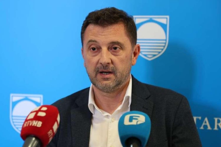 Kordić o incidentu i natpisu na Starom mostu: Apsolutno neprihvatljivo