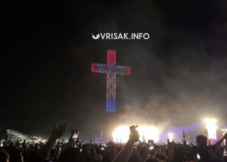 Spektakl u Zagrebu: Dronovi u obliku Gospe iznad Hipodroma