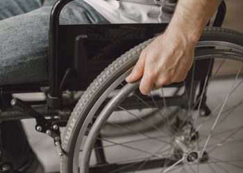 Lažni invalid iz Austrije državu oštetio za 300.000 eura, novac trošio na putovanja