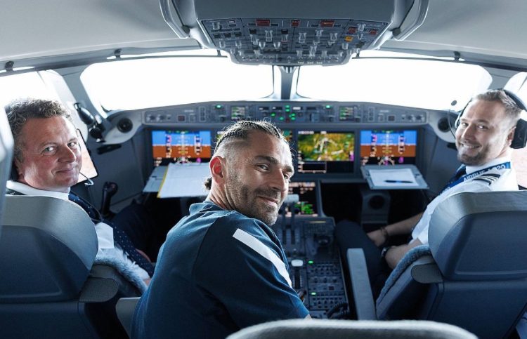 Livaja sjeo u kokpit zrakoplova: ‘Vozi avion, a nije položio ni za automobil’