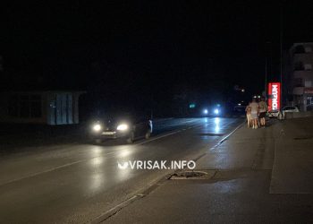 Gorio automobil policijskog službenika kod PU Široki Brijeg