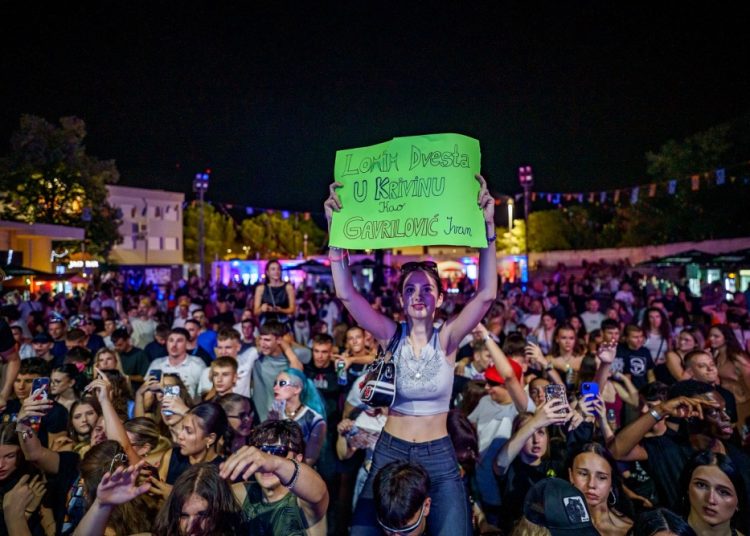 Mostar Summer Festu: Bajaga i Instruktori podugli atmosferu