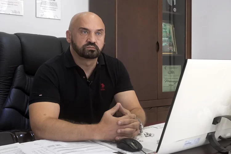 Ramo Isak: “Dodik treba mijenjati psihijatra i savjetnike”