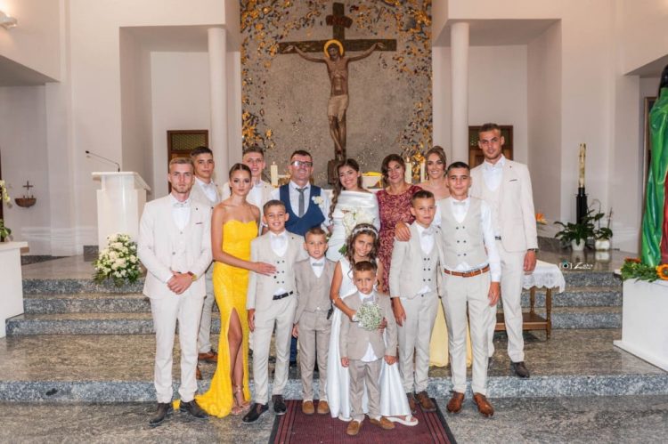 Obitelj Ančić iz Gruda ima 13-ero djece, evo kako su ispratili Ljubicu u bračni život