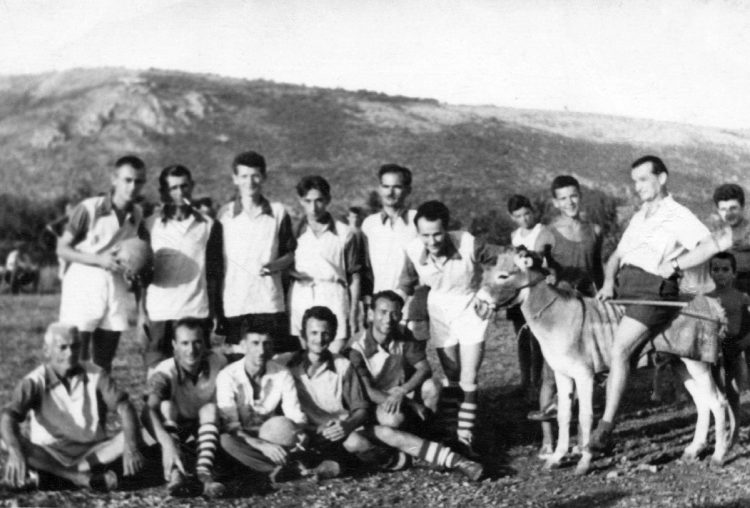 Povijesna fotografija iz 1951. otkriva početke nogometa u Širokom Brijegu