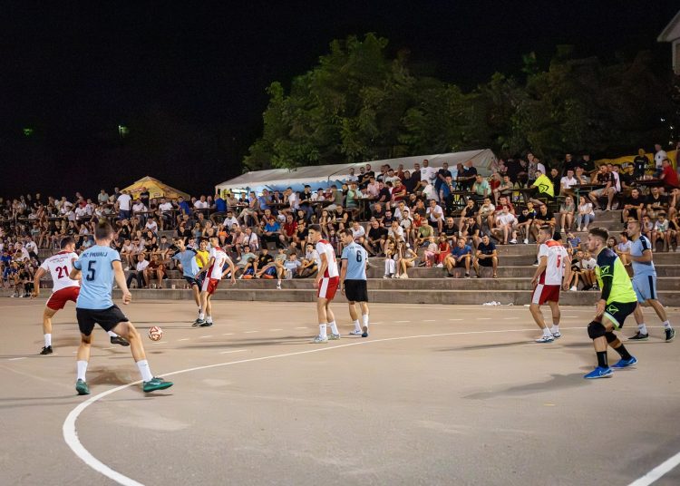 Remi Ciglane Gradac i Dobrkovića, Jare slavile protiv Uzarića, Privalj protiv DPGD
