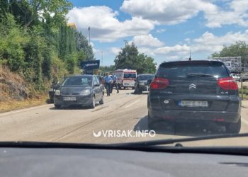 Široki Brijeg: Prometna nezgoda u Knešpolju, intervencija policije i hitne pomoći