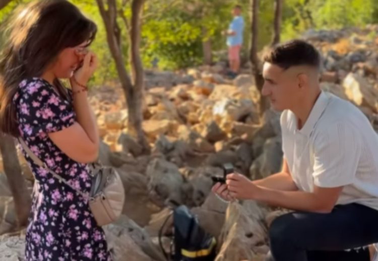 Prosidba u Međugorju: Na Brdu ukazanja rekla je “da”