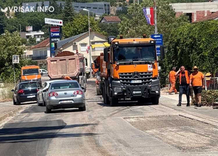 Grude na plus 40: Asfalt se topi, ali vrijedni radnici ne staju