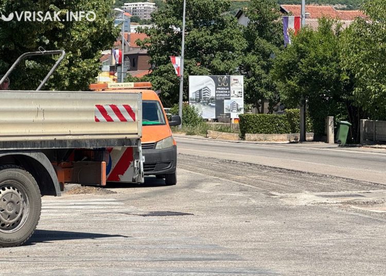 Grude na plus 40: Asfalt se topi, ali vrijedni radnici ne staju