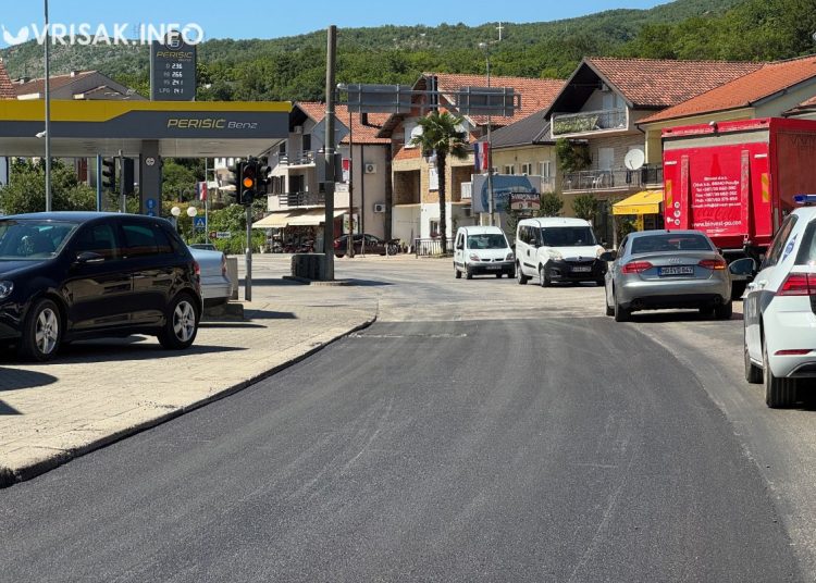 Grude na plus 40: Asfalt se topi, ali vrijedni radnici ne staju