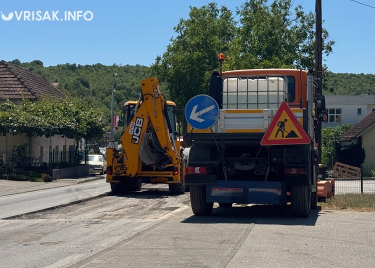 Grude na plus 40: Asfalt se topi, ali vrijedni radnici ne staju