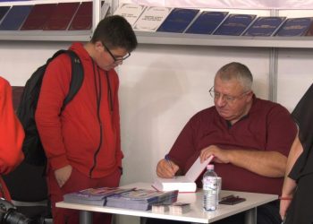 Šešelj u Beogradu predstavio knjigu “U Srebrenici nije bilo genocida”