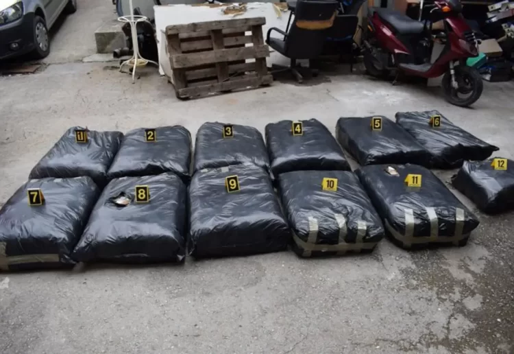 Širokobriježanin zaustavljen s 230 kg duhana za koji nije imao papire