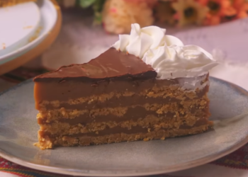 Lagani kolač s keksom, pudingom i čokoladom