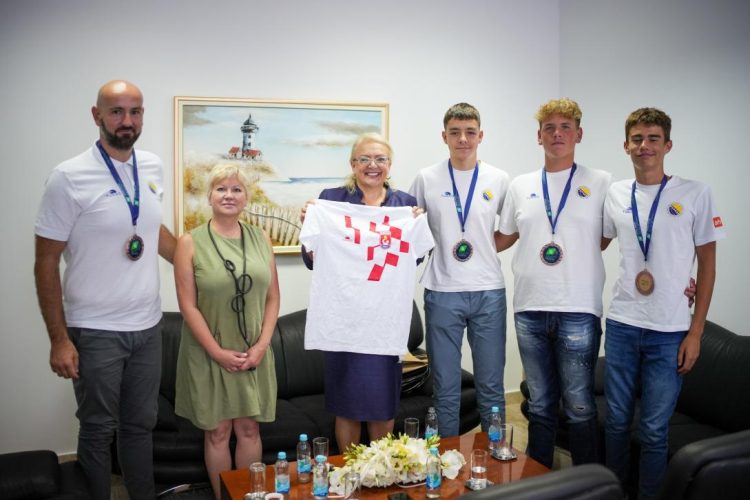 Svečani prijem u Mostaru: Bradara i Vlaisavljević ugostile brončane vaterpoliste