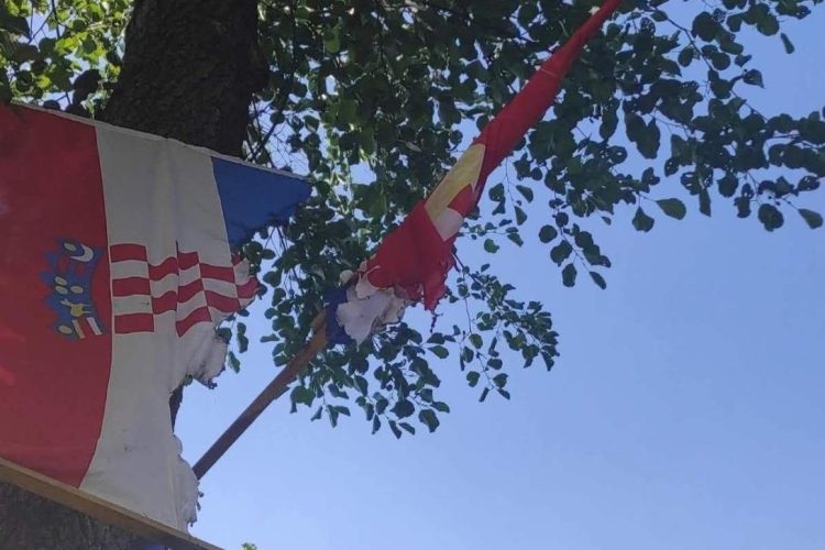 U Žepču zapaljena hrvatska zastava