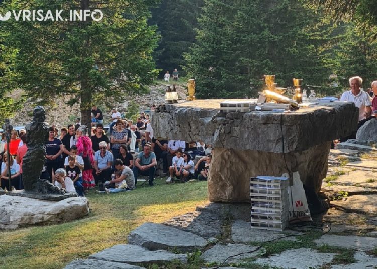 Uočnica Divinog dana na Kedžari okupila brojne vjernike