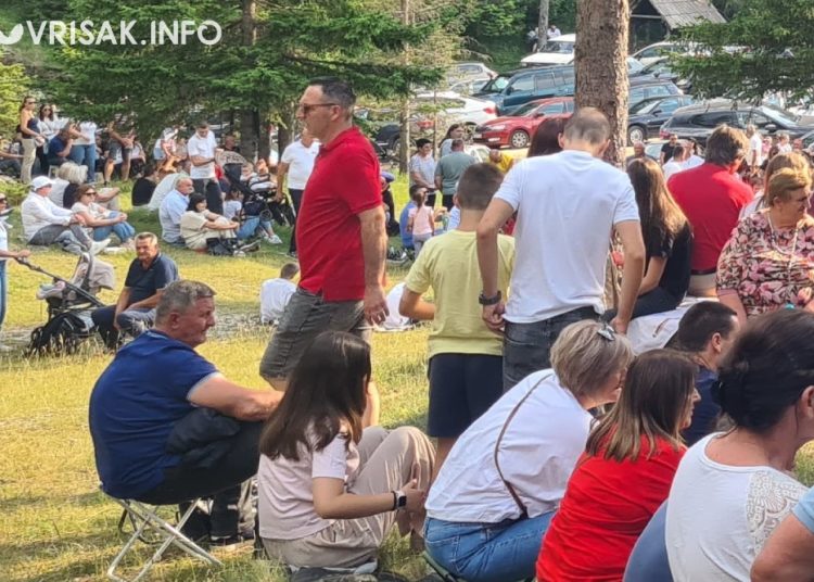Uočnica Divinog dana na Kedžari okupila brojne vjernike