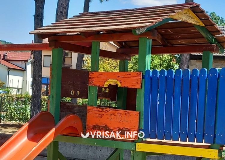 Široki Brijeg: Vandalski čin u krugu Dječjeg vrtića Trnoružica, apel roditeljima