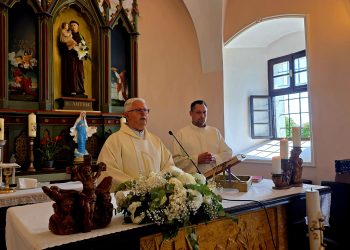 Don Stjepan Lončar proslavio 40 godina svećeništva: “Na svakoj službi bio sam blagoslovljen ljudima punima vjere”