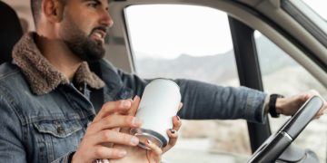 Vožnja po vrućinama može biti opasnija nego što mislite – evo zašto je hidratacija ključna