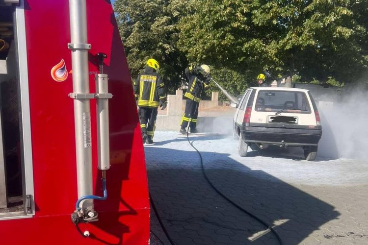 Zapalio se automobil kod Mostara, intervenirali vatrogasci