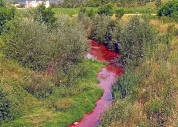 Crveni mulj iz tvornice “Nova Alumina” dospio u rijeku Sapnu