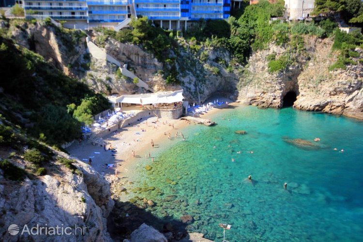 Kupači preskaču ograde, gradske službe upozoravaju: Dobrodošli u Dubrovnik
