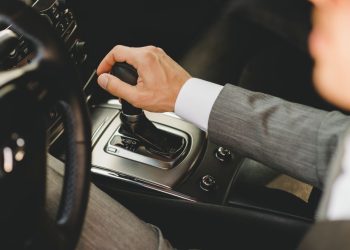 Znate li čemu zapravo služe “L”, “B” i “+” na automatskom mjenjaču?