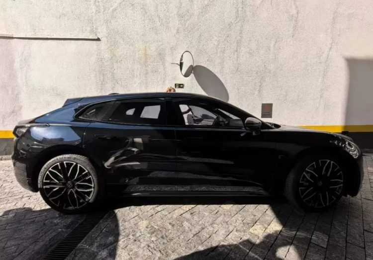 Kineski automobil koji može zaustaviti metke