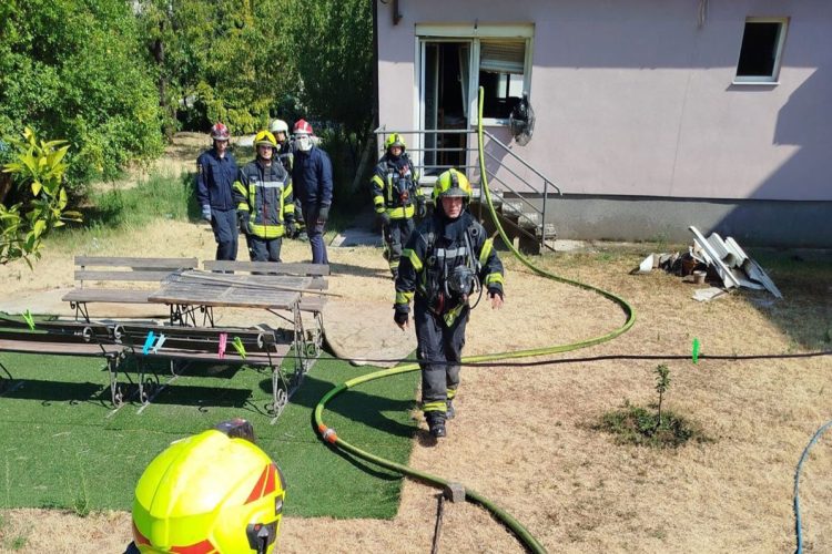 Mostar: Požar u obiteljskoj kući, zapalio se bojler