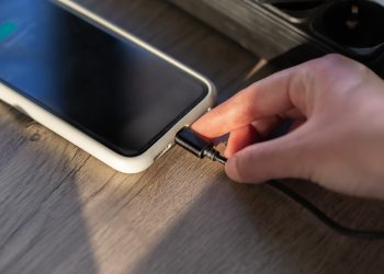 Kako izbjeći praznu bateriju na mobitelu tijekom putovanja? Evo nekoliko preporuka