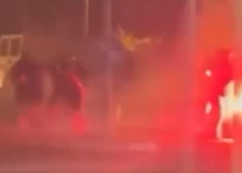 (VIDEO) Delije i Grobari u žestokom obračunu kod Beograda
