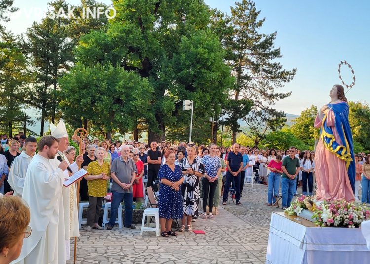 (VIDEO) Pogledajte atmosferu ispred stadiona u Mostaru pred utakmicu Zrinjskog