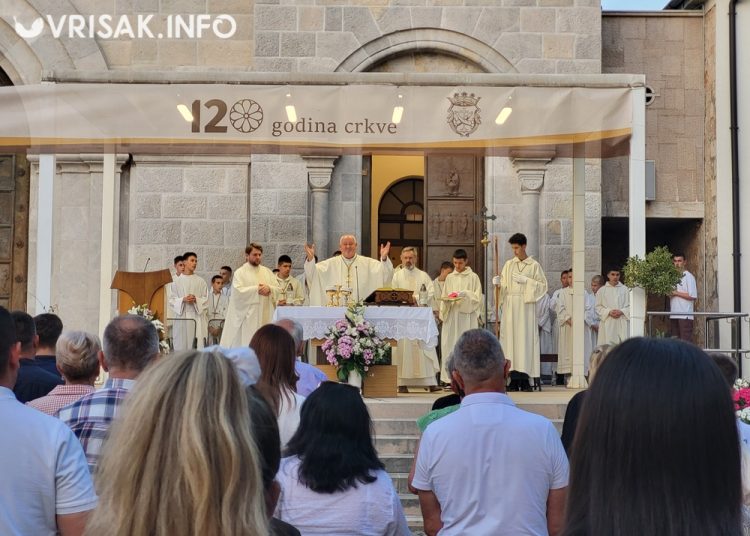 (VIDEO) Pogledajte atmosferu ispred stadiona u Mostaru pred utakmicu Zrinjskog