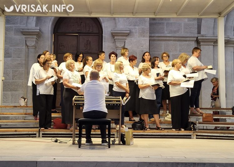 (VIDEO) Pogledajte atmosferu ispred stadiona u Mostaru pred utakmicu Zrinjskog