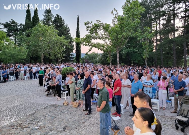 (VIDEO) Pogledajte atmosferu ispred stadiona u Mostaru pred utakmicu Zrinjskog