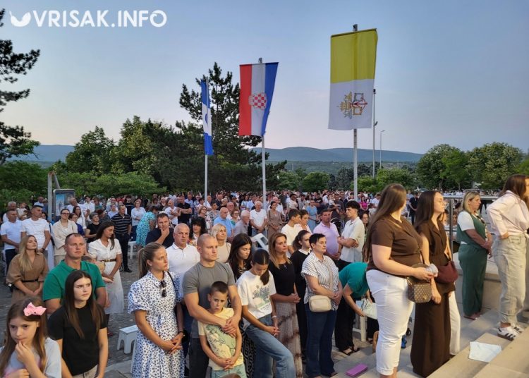 (VIDEO) Pogledajte atmosferu ispred stadiona u Mostaru pred utakmicu Zrinjskog