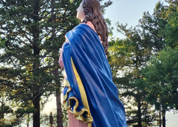 Široki Brijeg: Veliki broj vjernika na šestoj devetnici Velikoj Gospi