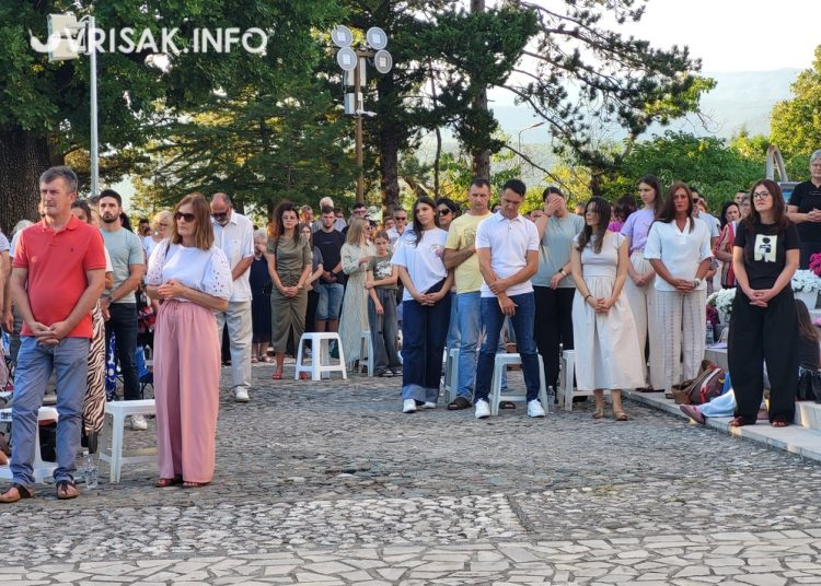 Široki Brijeg: Veliki broj vjernika na šestoj devetnici Velikoj Gospi