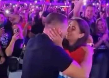 Prosidba iz snova na Thompsonovom koncertu u Sinju oduševila publiku