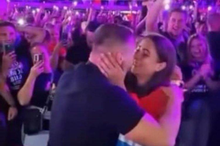 Prosidba iz snova na Thompsonovom koncertu u Sinju oduševila publiku