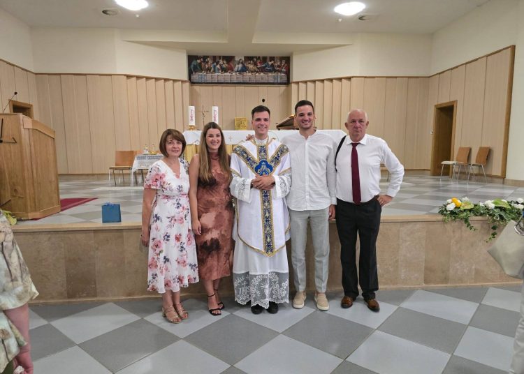 Mlada misa don Frane Josipa Bešlića u Posušju